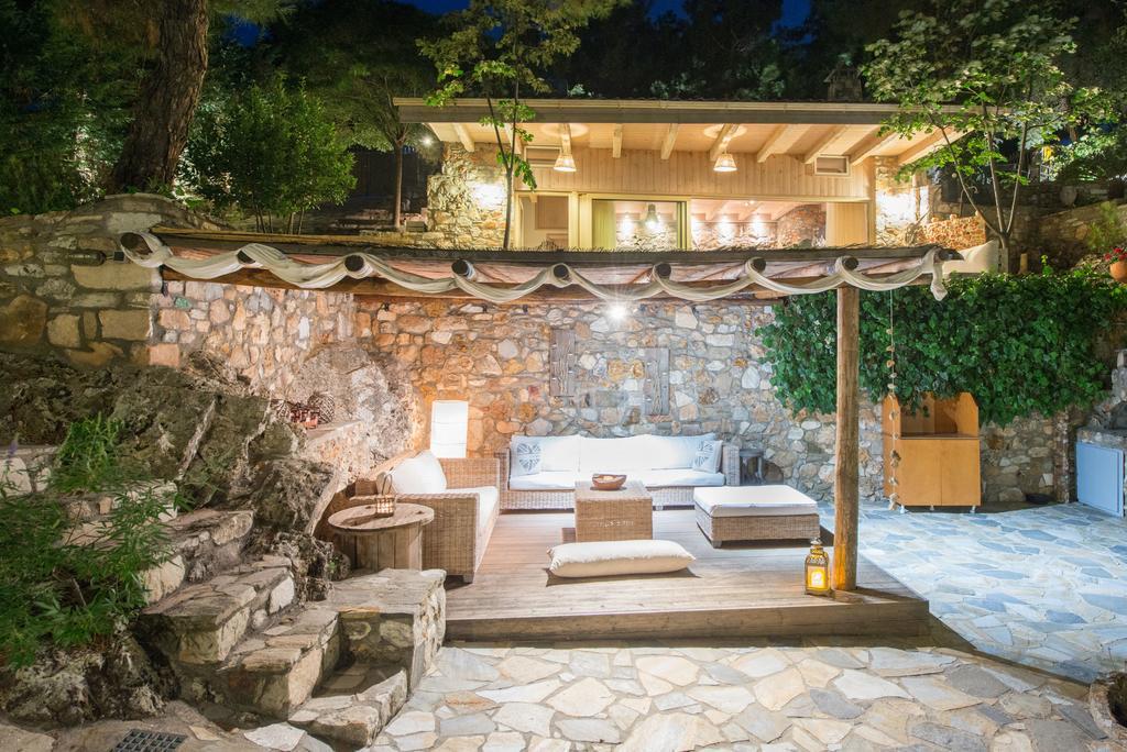 Amicasa Private Seaside Suite Pachis  Exterior photo